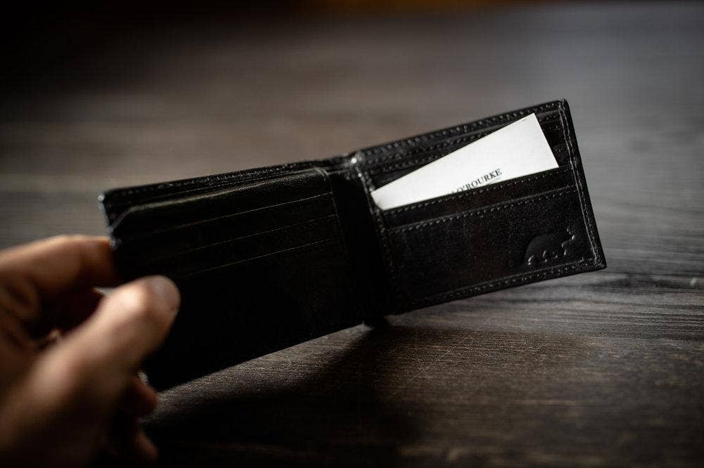 Bifold Leather Wallet: Antique Brown