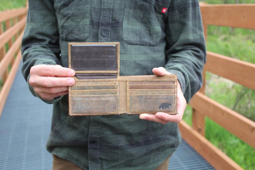 Bifold Leather Wallet: Antique Brown